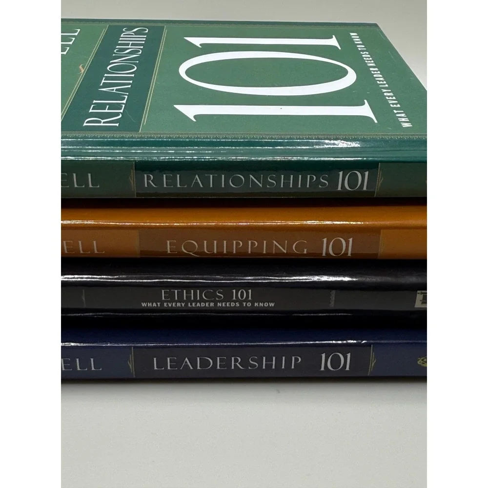 collection of books by‎ John C. Maxwell bundle of 4